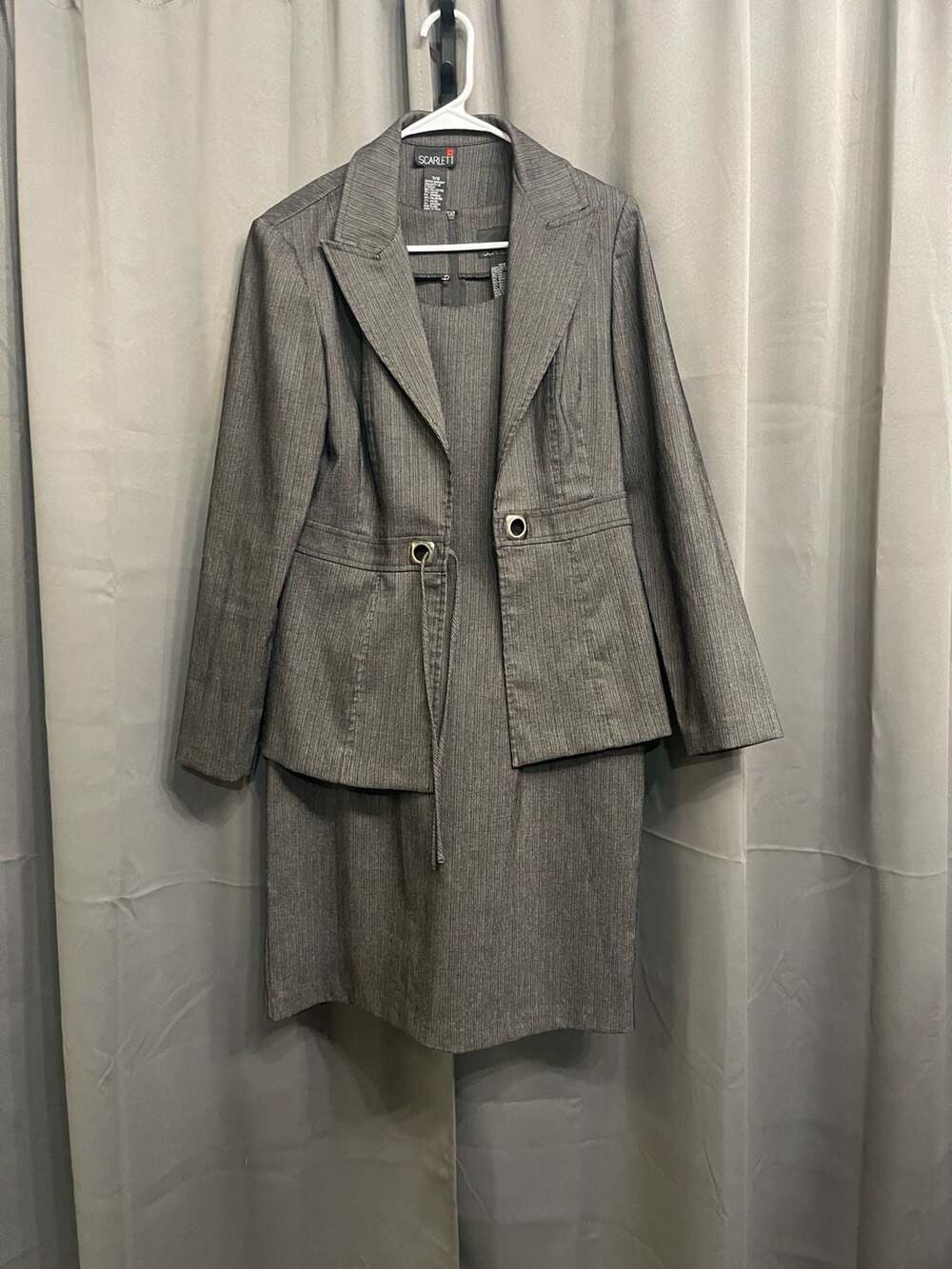 Scarlett 2-Piece Grey Pinstripe Skirt Suit Set Size 7/8